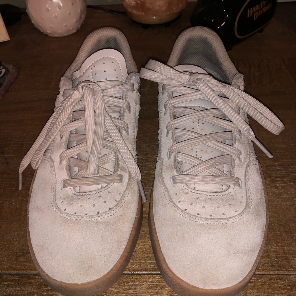 Adidas - Picture 2 of 3